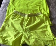 Mens Nike shorts and top size XL