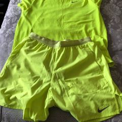 Mens Nike shorts and top size M