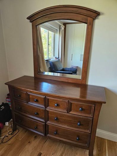 Complete Solid Wood Bedroom Set Sleigh bed, 2 Nightstands & Dresser with Mirror