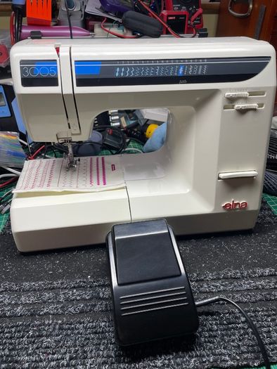 ELNA 3005 Sewing Machine - Just Serviced - Swiss made ! - Heavy Duty 70W machine - Excellent condition