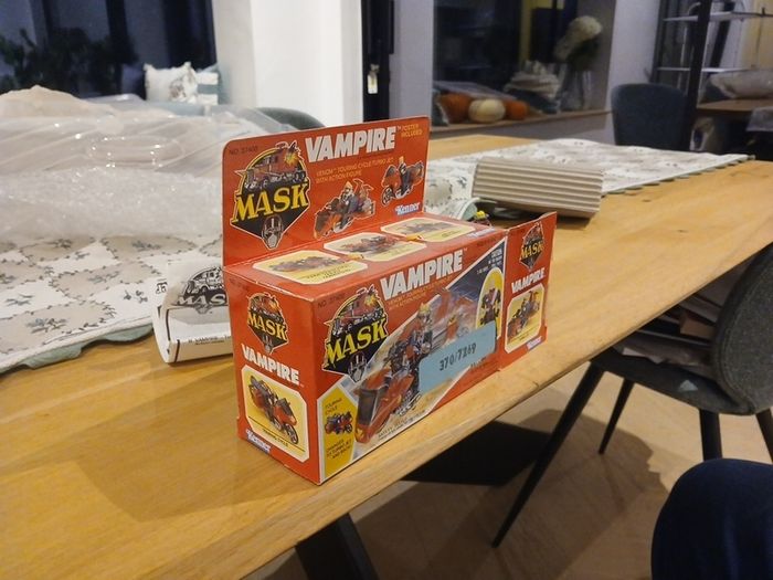 M a s k kenner vampire