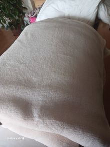 Large fleece throw cream