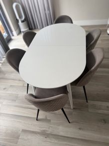 Dinning table with chairs extendable