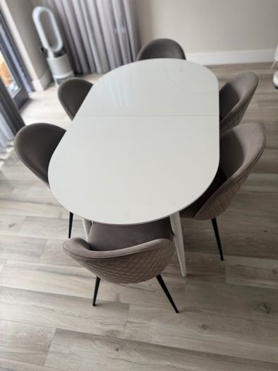 Dinning table with chairs extendable