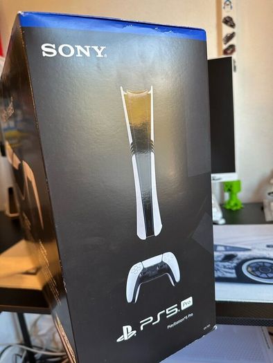 PlayStation 5 Pro-2TB Sealed  Smyths Receipt