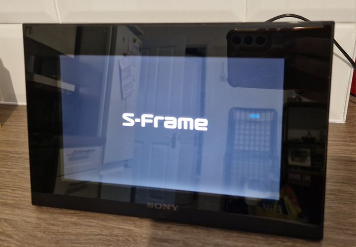 Sony S Frame