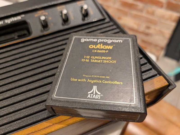 Lovely condition Recapped Atari 2600 Bundle with Outlaw game #441