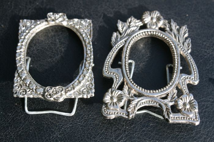 Art deco photo holder H-2,4"   H 2"