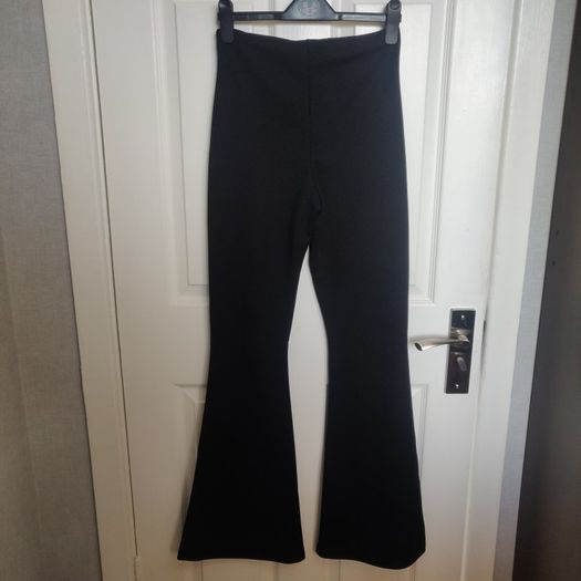 Brand new Flare cut out trousers , BERSHKA, SOZE S