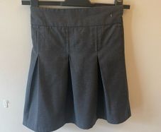 Lily & Dan grey skirt (new) age 8-9