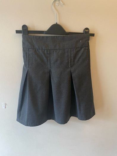 Lily & Dan grey skirt (new) age 8-9