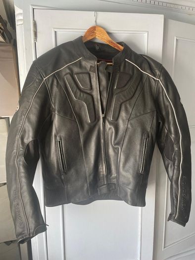 men's leather motorcycle jacket.large. Full protection armour.