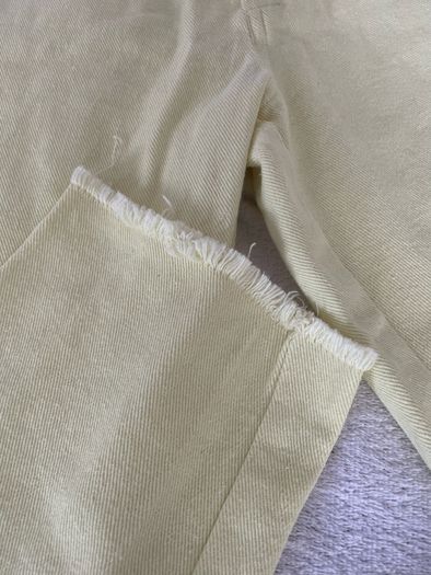 BNWT Boohoo Lemon Yellow High Rise Straight Leg Jeans Size UK 6 Raw Hem