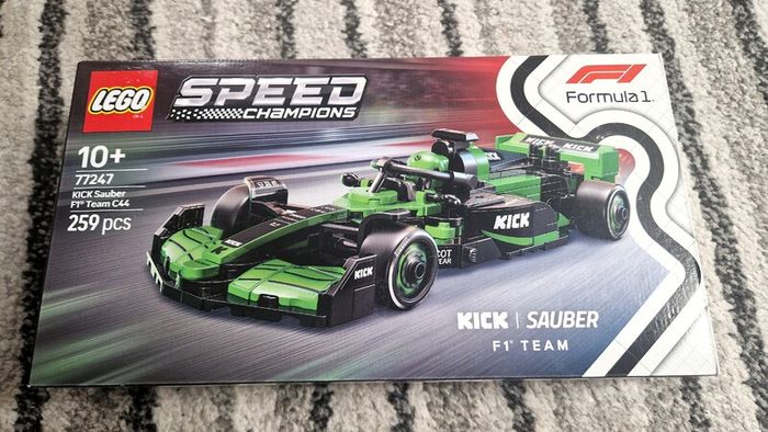 LEGO Speed Champions  77247 - Kick Sauber F1 Team C44 - Retired Set