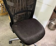 Office chairs - 20e each. See pics