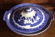 Old Willow Tureen/ Covered Veg Dish