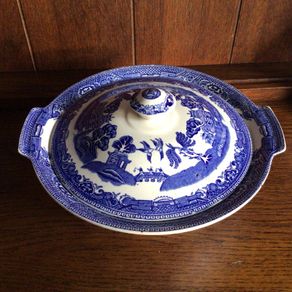 Old Willow Tureen/ Covered Veg Dish