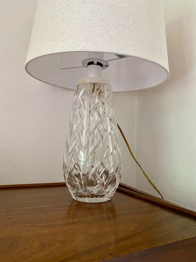Crystal table lamp