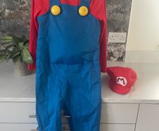Mario costume - age 7-8