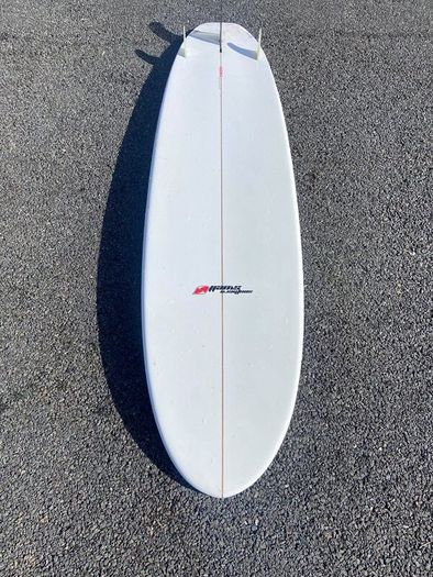 Surfboard 8ft. Excellent condition.