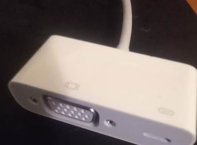 Apple lightning/VGA adapter