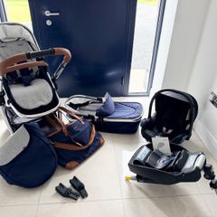 Pram and Maxi Cosi car seat