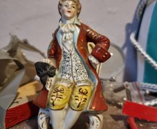 18th century gentleman Dresden figurine