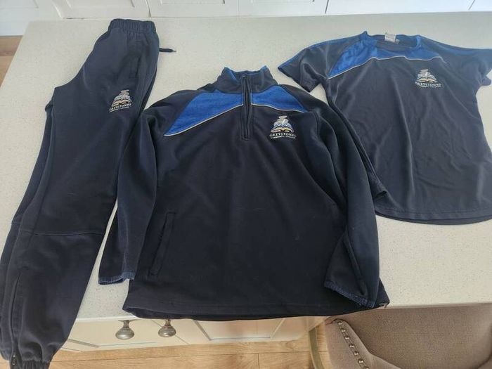 GCC uniform 4 pieces