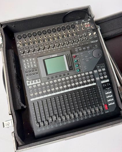 Yamaha 01V96i Digital Mixing Console