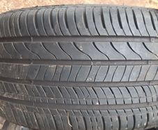 225/40r18 tire x 1