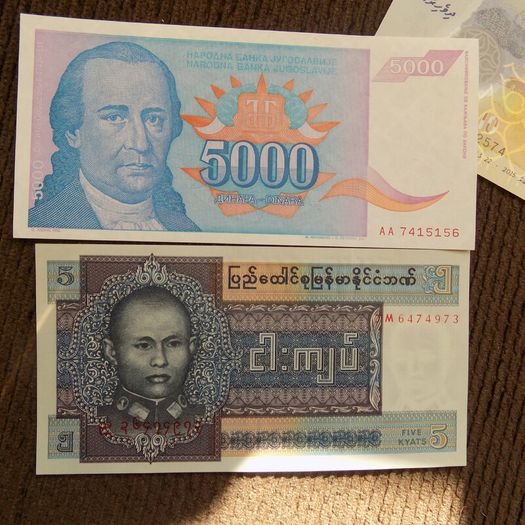 Lot of 10 Uncirculated World Banknotes.No 11.