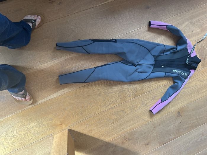wetsuit