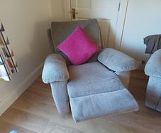 2 seater sofa + recliner chair [FINAL reduction]