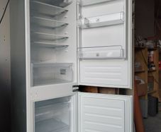 Whirlpool Intergrated Built-in Fridge Freezer for your Kitchen or Unit