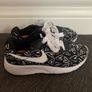 Nike Tanjun Runners Image 4