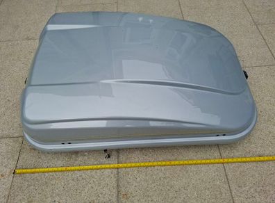 Roof box