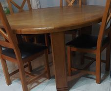 Oak Dining Table & chairs