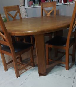 Oak Dining Table & chairs