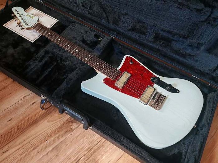 Trent Guitars UK Model 1 Custom Offset Guitar Sonic Blue (Delivery available)