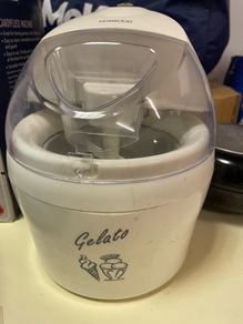 ice-cream maker