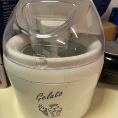 ice-cream maker
