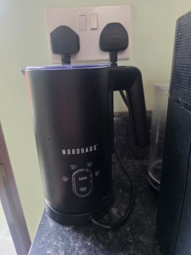 Nespresso Vertuo Coffee Machine & Milk Frother