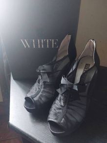 Vera Wang shoes with box (free post)