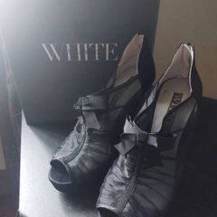 Vera Wang shoes with box (free post)