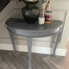 Half moon table