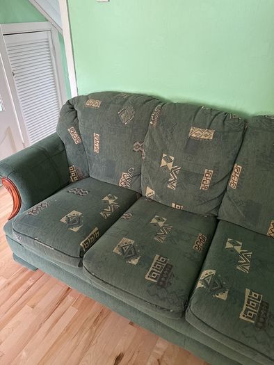 3 seater sofa and 2 armchairs