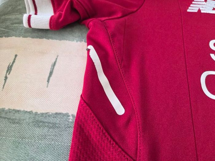 Liverpool Football Club Home Jersey 2017 to 2018 Childrens Large New Balance