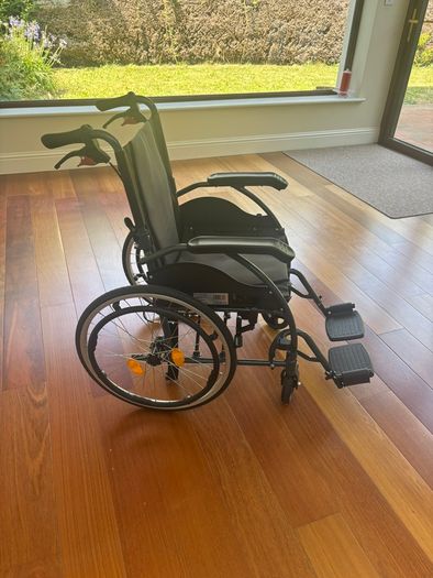 Wheelchair - self-propelling