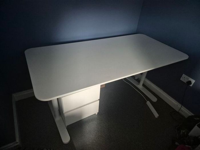 Adjustable Office Table