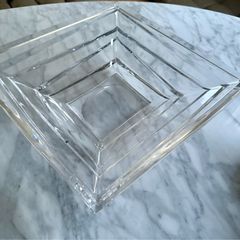 Decorative square glass bowl